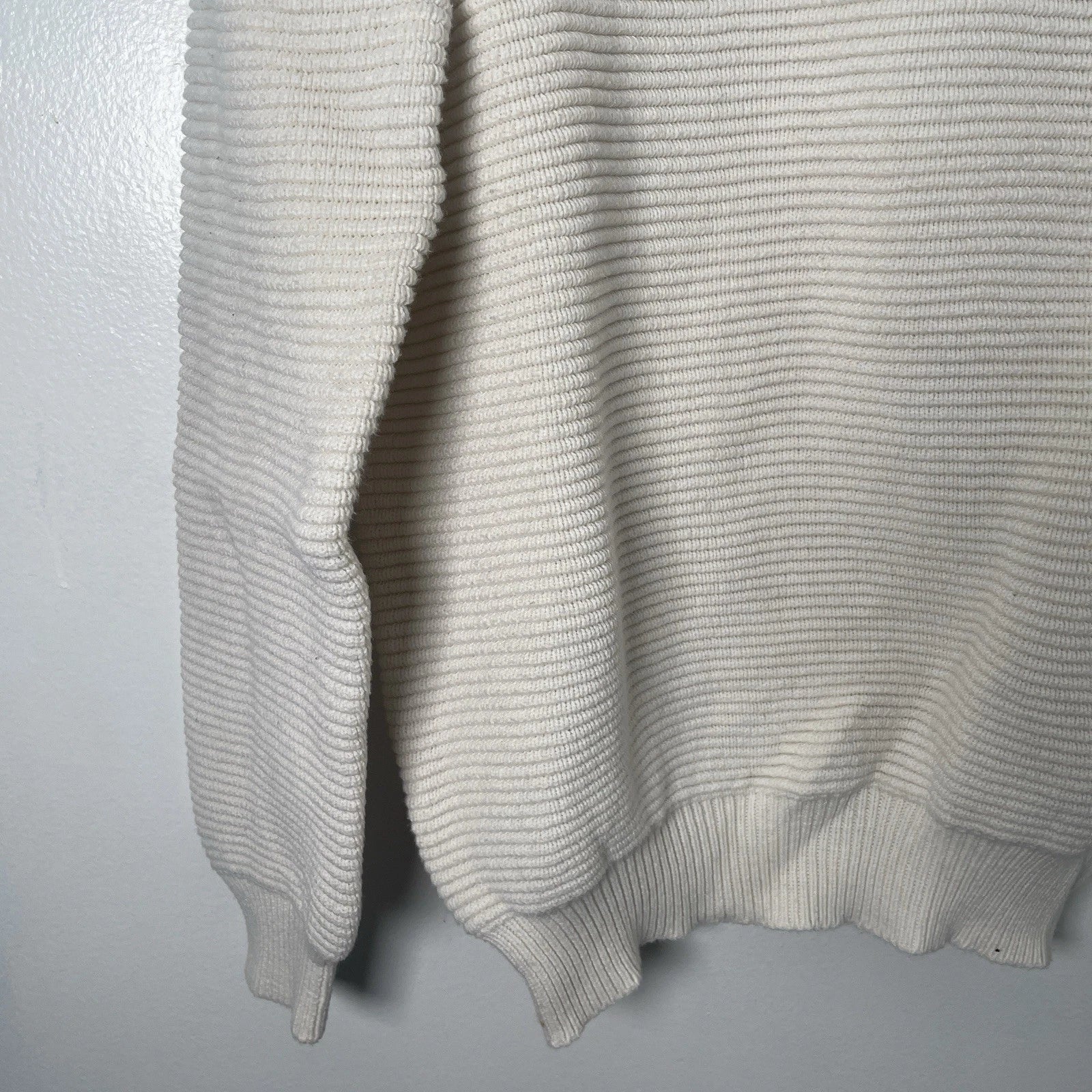 Forever 21 Men’s Medium Beige Crewneck Pullover Sweater